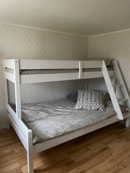 Mindre Laegenhet I En Lantlig Miljoe I Skrea Apartamento Falkenberg Exterior foto